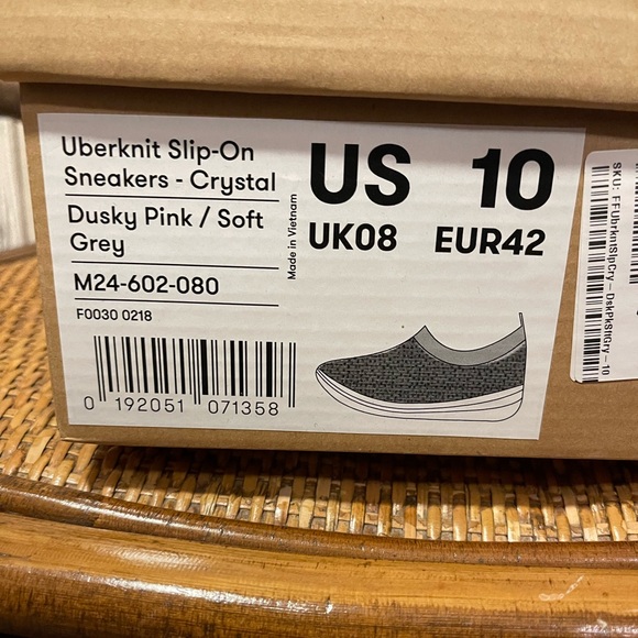 Brand new FitFlop Uberknit Slip-On sneakers w/ Crystals Dusky Pink & Soft Grey - Picture 2 of 16